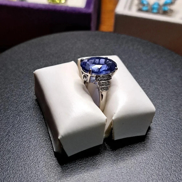 Color Change Fluorite & White Zircon Ring. - Picture 8 of 10